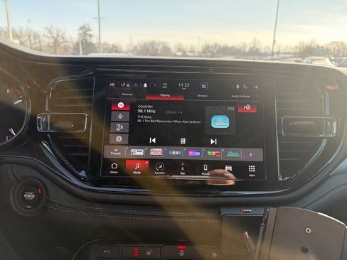 Used 2022 Dodge Durango GT image 7