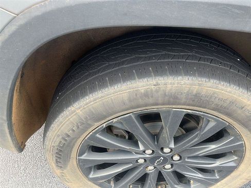 Used 2023 Chevrolet Traverse RS w/ LPO, Floor Liner Package FWD image 17