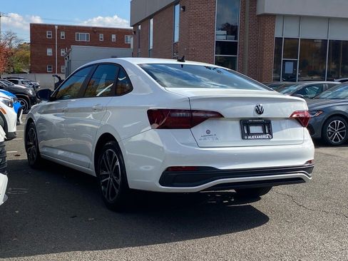 Certified 2022 Volkswagen Jetta Sport image 5