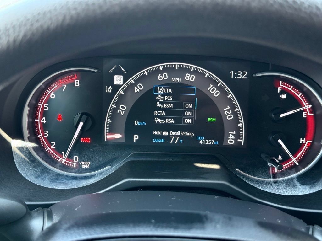 Used 2025 Toyota RAV4 XLE FWD image 31