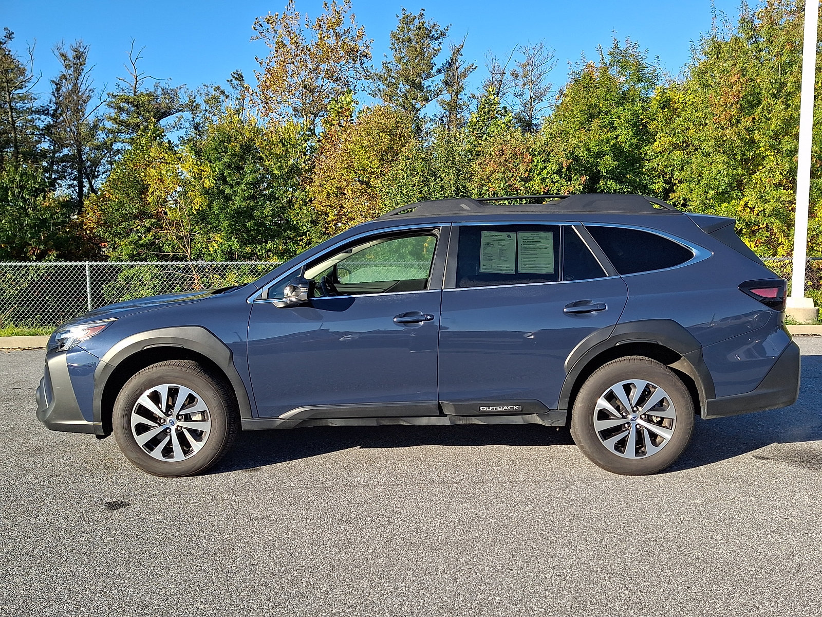 Certified 2025 Subaru Outback Premium w/ Popular Package #1A AWD/4WD image 7