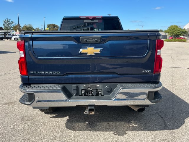 Used 2022 Chevrolet Silverado 2500 LTZ w/ LTZ Premium Package AWD/4WD image 5