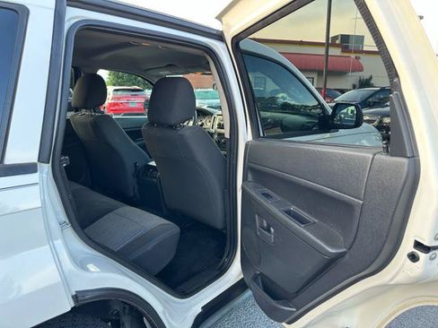 Used 2008 Jeep Grand Cherokee Laredo AWD/4WD image 17