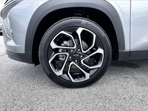 New 2026 Chevrolet Trax RS w/ Sunroof Package FWD image 7