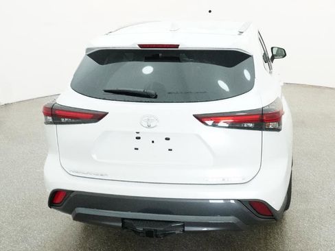 New 2026 Toyota Highlander Limited AWD/4WD image 15