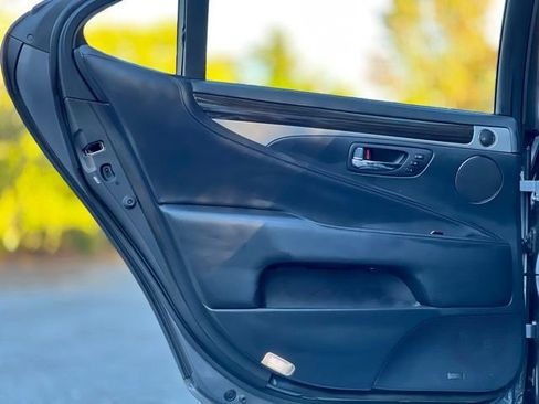 Used 2014 Lexus LS 600h L image 20