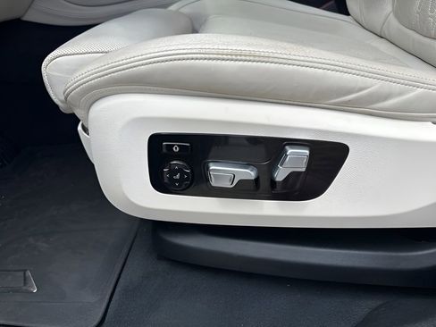 Used 2020 BMW X6 xDrive40i w/ Executive Package AWD/4WD image 33