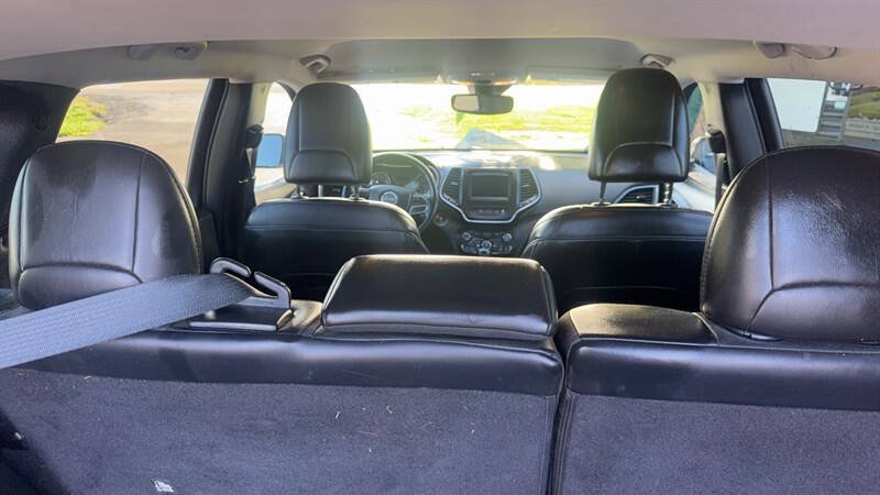 Used 2021 Jeep Cherokee Latitude Lux FWD image 15