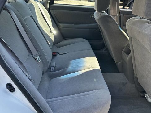 Used 2000 Toyota Avalon XL image 8