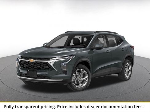 Used 2025 Chevrolet Trax LT FWD image 1