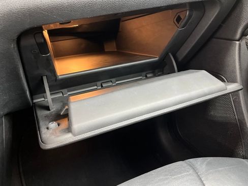 Used 2017 Jeep Cherokee Limited FWD image 28