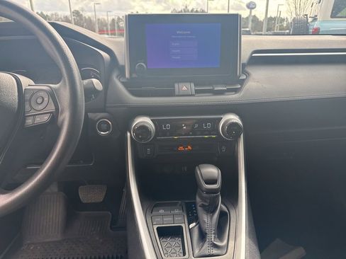 Used 2024 Toyota RAV4 XLE w/ Convenience Package image 18