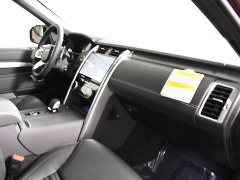 Certified 2026 Land Rover Discovery Limited Edition AWD/4WD image 19