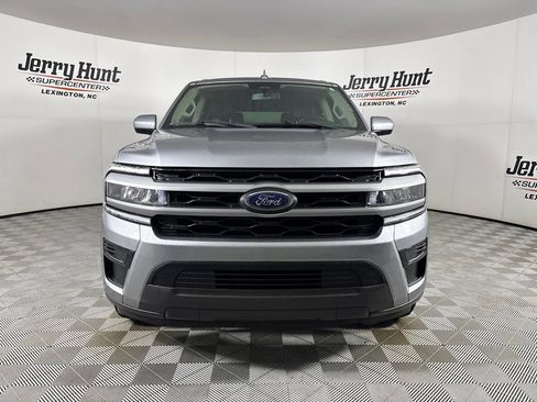Used 2022 Ford Expedition XLT RWD image 2