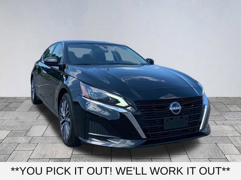 Used 2025 Nissan Altima 2.5 SV FWD image 1