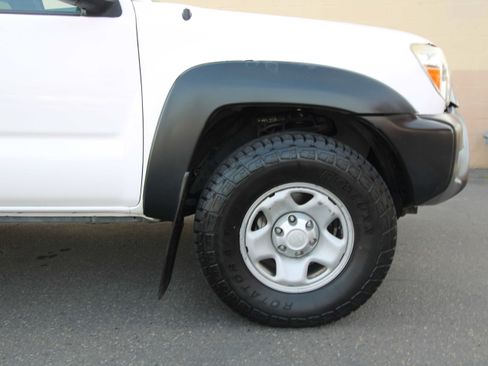 Used 2015 Toyota Tacoma PreRunner image 26