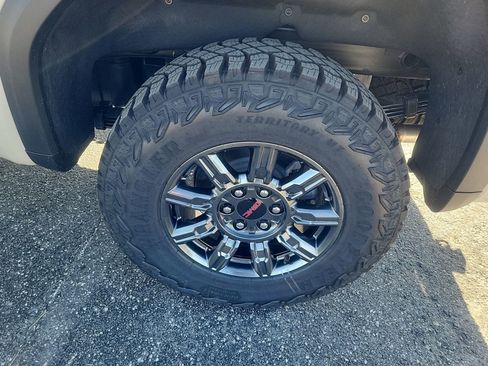 New 2026 GMC Sierra 1500 AT4X AWD/4WD image 8