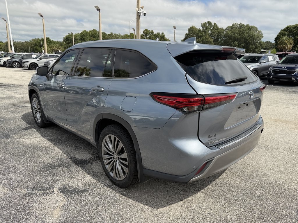 Used 2022 Toyota Highlander Platinum AWD/4WD image 7