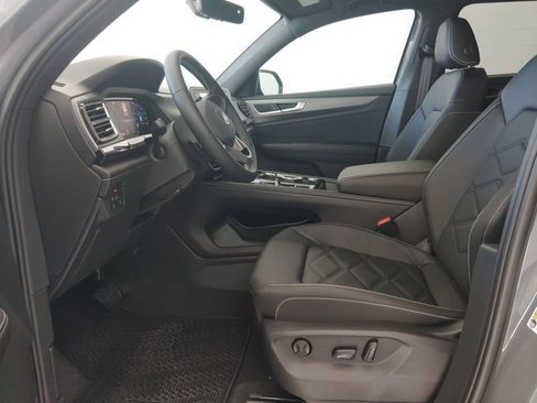 New 2026 Volkswagen Atlas Cross Sport SE image 8