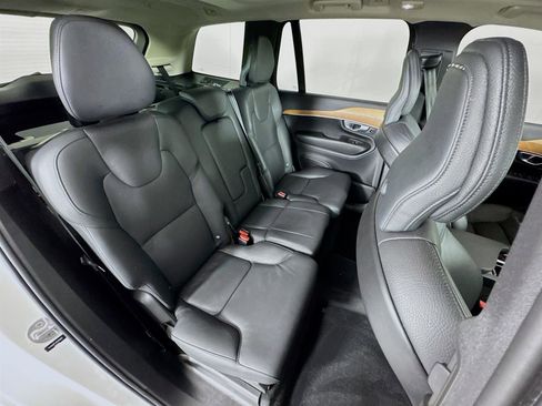 Used 2024 Volvo XC90 B6 Plus image 30