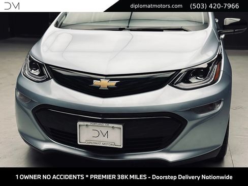 Used 2017 Chevrolet Bolt Premier w/ Driver Confidence II Package FWD image 13