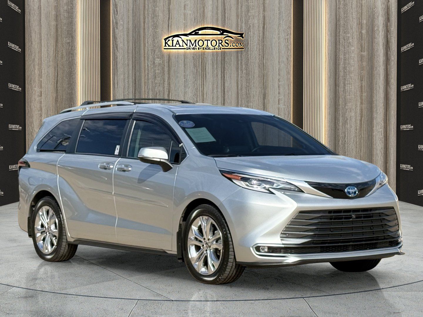 Used 2022 Toyota Sienna Platinum FWD 360° Tour