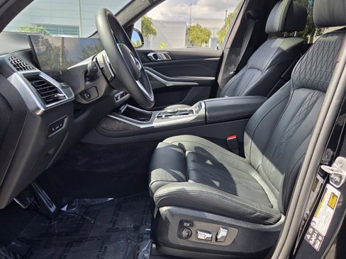 Certified 2025 BMW X7 xDrive40i w/ M Sport Package AWD/4WD image 10