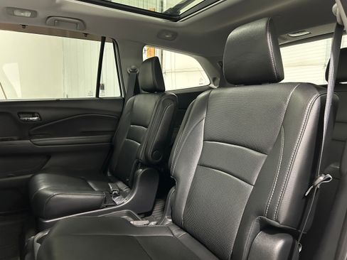 Used 2017 Honda Pilot Elite image 31