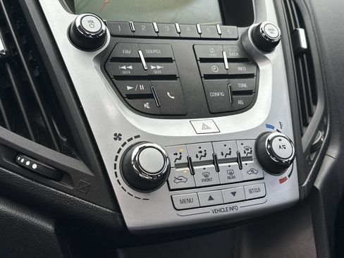 Used 2016 Chevrolet Equinox LS image 29