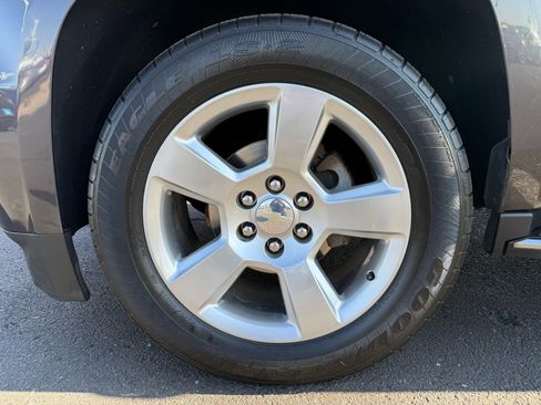 Used 2018 Chevrolet Suburban Premier image 11