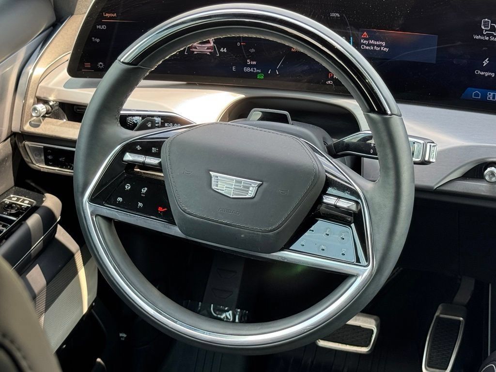 Used 2026 Cadillac Vistiq Platinum w/ LPO, Floor Liner Package AWD/4WD image 25