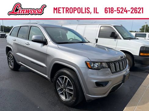 Used 2021 Jeep Grand Cherokee Laredo X AWD/4WD image 6