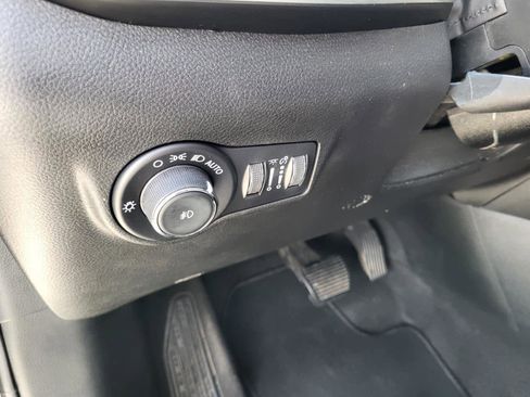 Certified 2024 Jeep Compass Latitude image 16