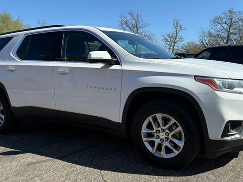 Used 2020 Chevrolet Traverse LT w/ Driver Confidence II Package AWD/4WD image 12