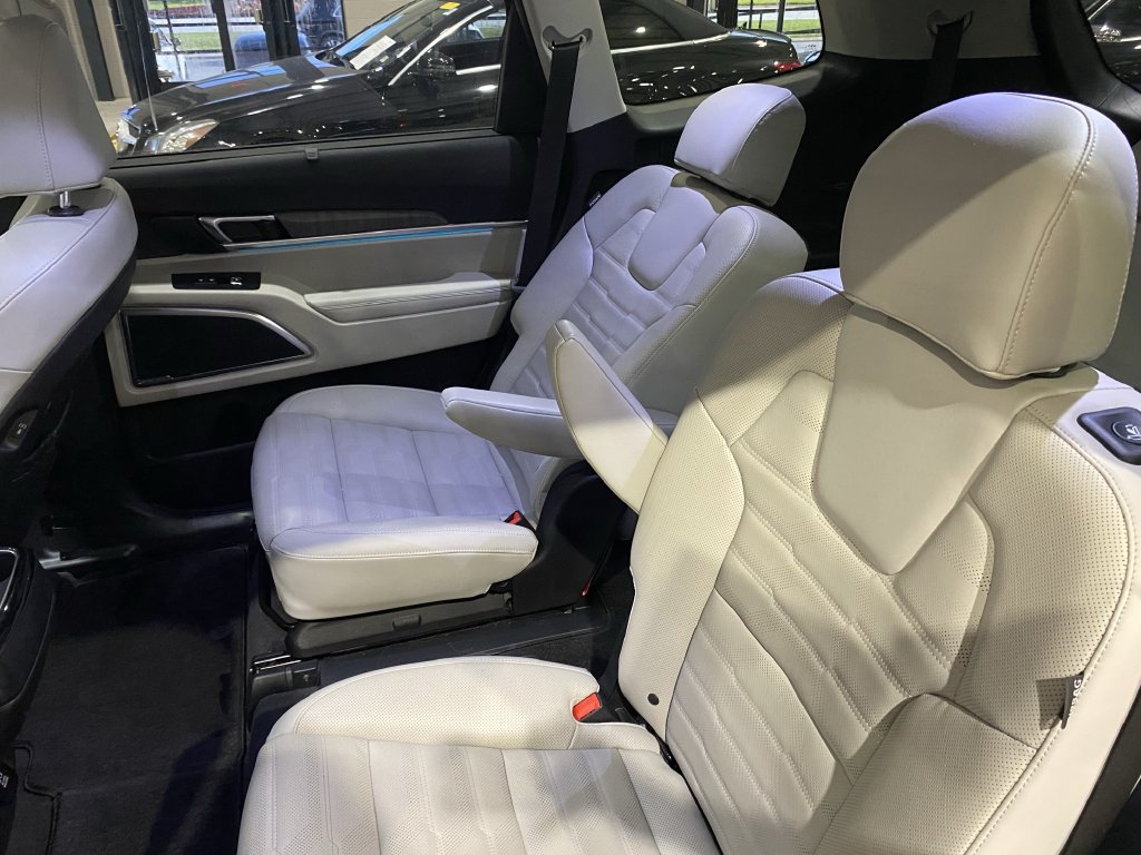 Used 2025 Kia Telluride SX Prestige AWD/4WD image 5