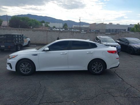 Used 2020 Kia Optima LX FWD image 4
