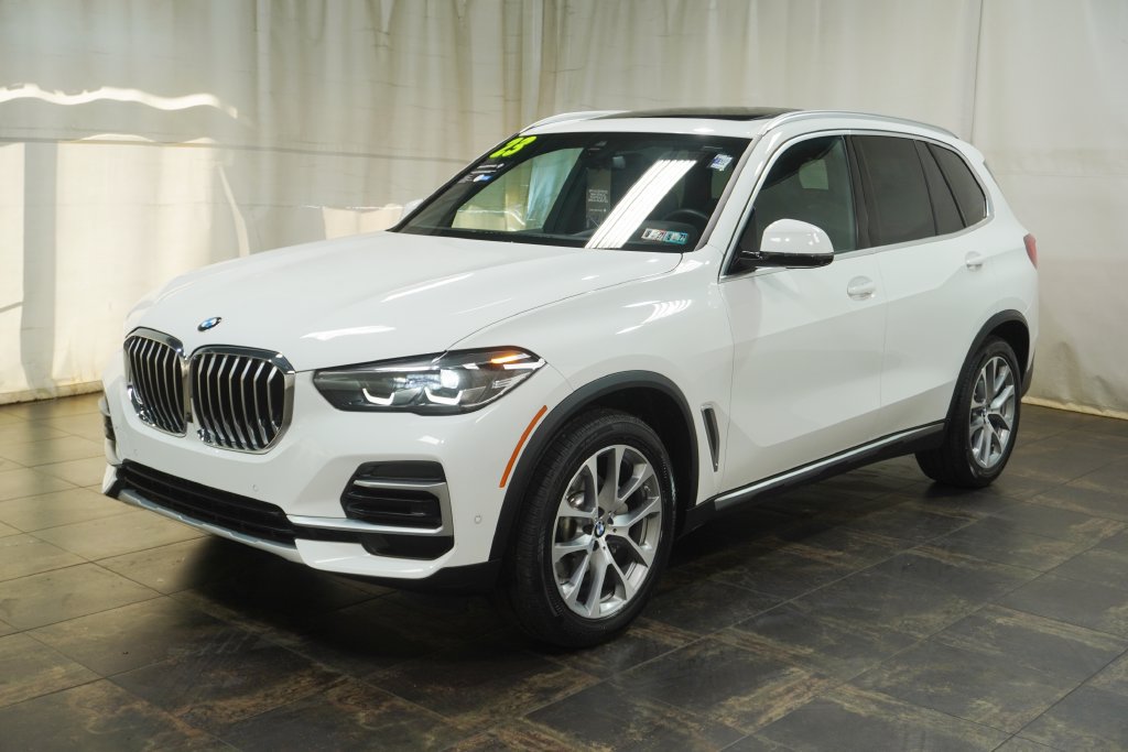 Used 2023 BMW X5 xDrive40i w/ Premium Package AWD/4WD image 2