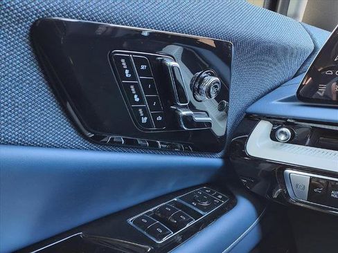 New 2026 Cadillac Optiq Luxury 2 image 20