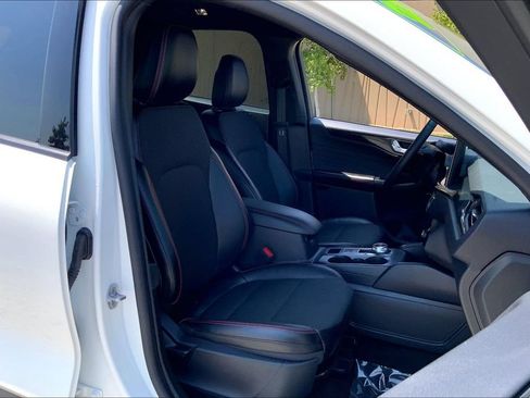 Used 2025 Ford Escape ST-Line w/ Tech Pack #1 AWD/4WD image 7