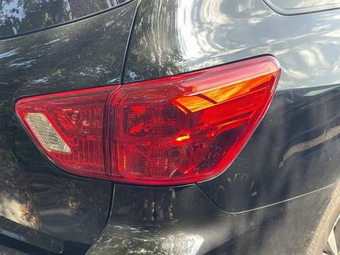 Used 2020 Nissan Pathfinder S FWD image 6