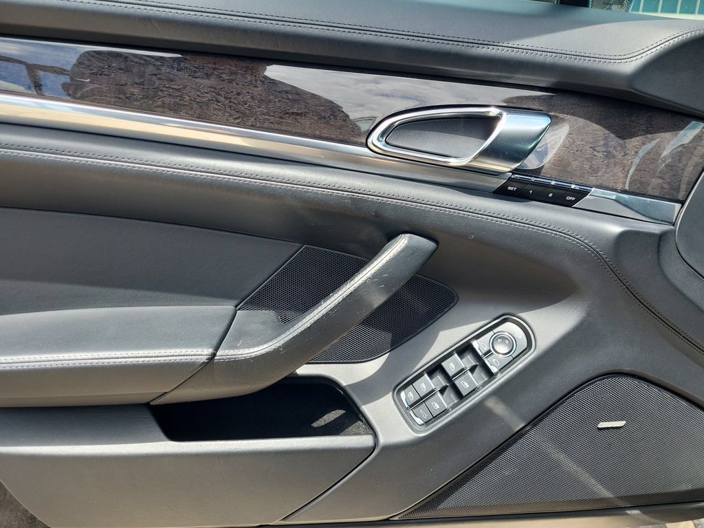 Used 2012 Porsche Panamera 4S image 10