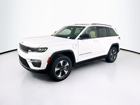 Used 2022 Jeep Grand Cherokee Limited 4xe w/ Luxury Tech Group II AWD/4WD image 3