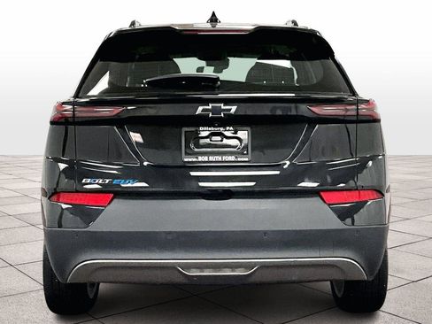 Used 2023 Chevrolet Bolt EUV LT w/ Driver Confidence Package image 4