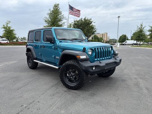 Used 2020 Jeep Wrangler Unlimited Sport S AWD/4WD image 2