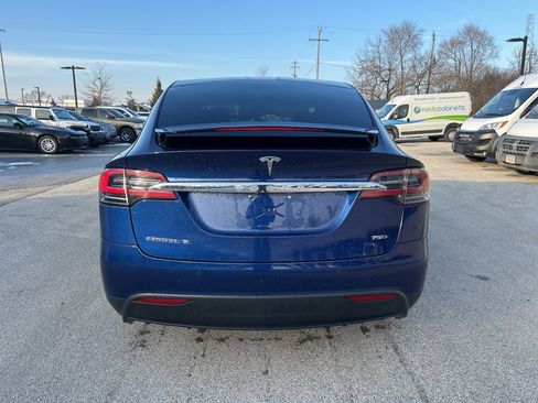 Used 2017 Tesla Model X image 4