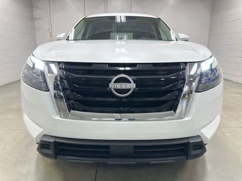 Used 2025 Nissan Pathfinder SV FWD image 29