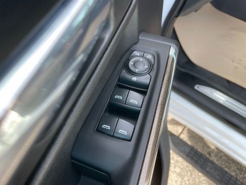 Used 2022 Chevrolet Silverado 1500 LT image 10