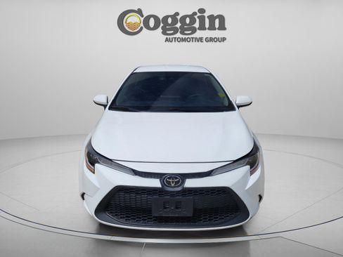 Used 2022 Toyota Corolla LE FWD image 5