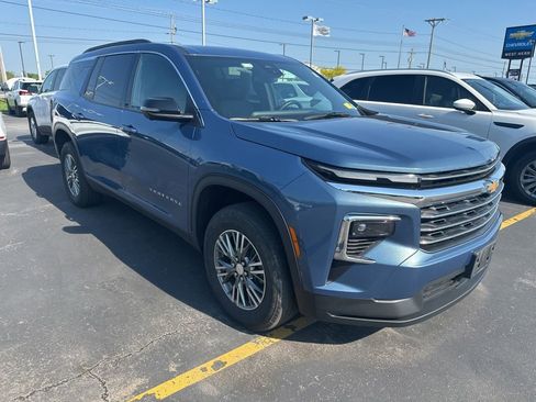Used 2024 Chevrolet Traverse LT AWD/4WD image 1