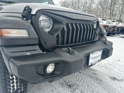 Used 2019 Jeep Wrangler Unlimited Sport S image 39